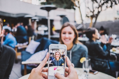 Přijít o data, fotografie nebo o peníze na letní dovolené určitě nechcete. Chraňte se proti hackerům.